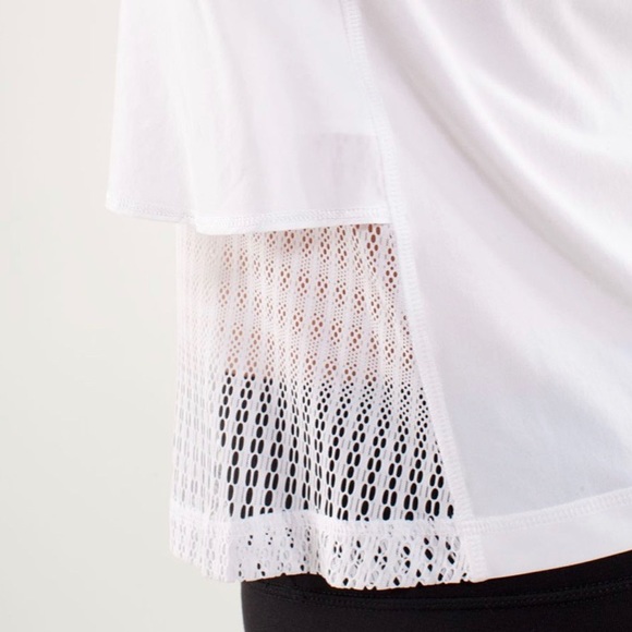 LULULEMON Sun Runner Hybrid Pullover in White, Size 2 - Picture 9 of 12